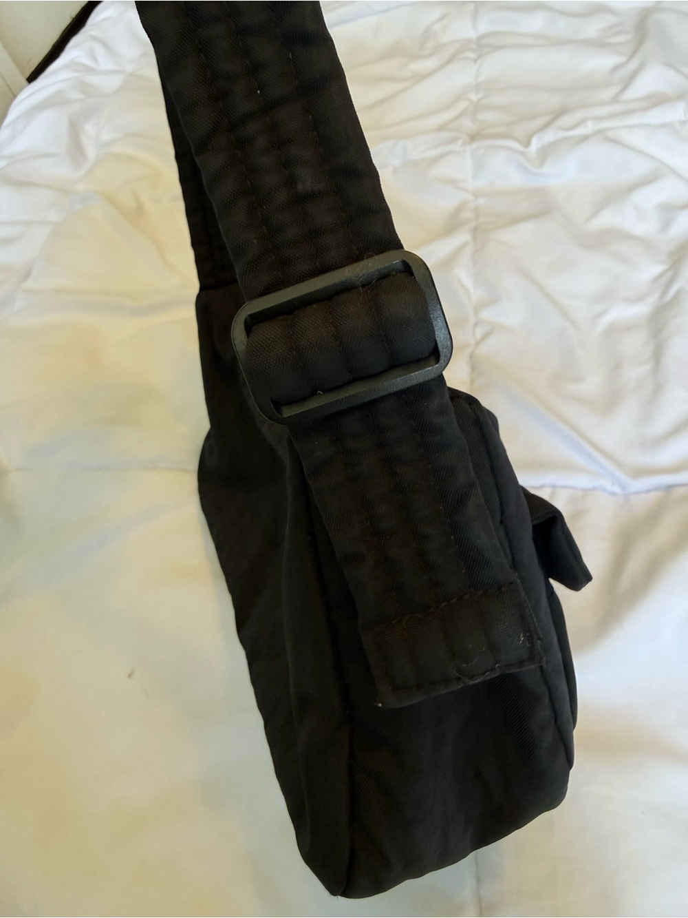 BAGGU Black Shoulder Bag with Twin Front Flap Pockets - Picture 3 of 5